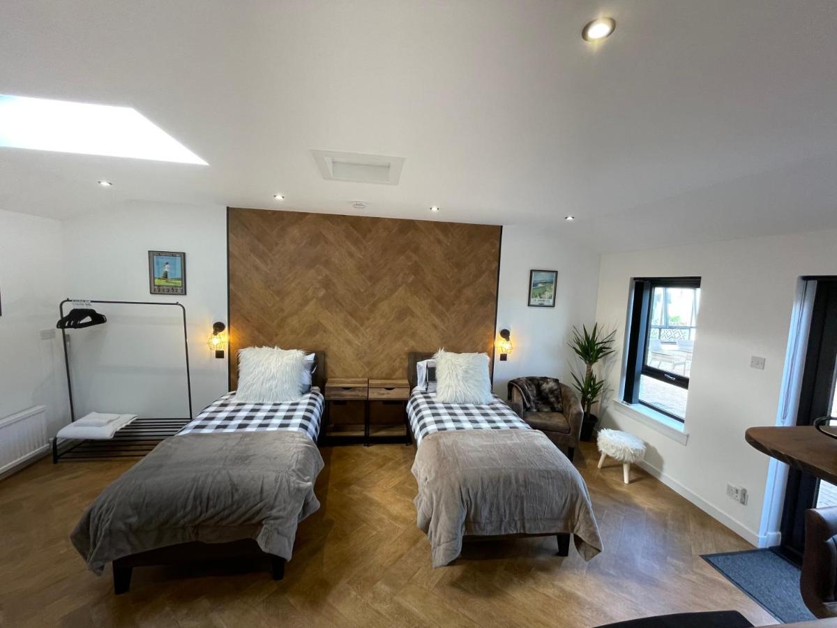 Golfers Dream Guest Suite With Onsite Golf Studio Available For Booking By Guests Strathkinness المظهر الخارجي الصورة